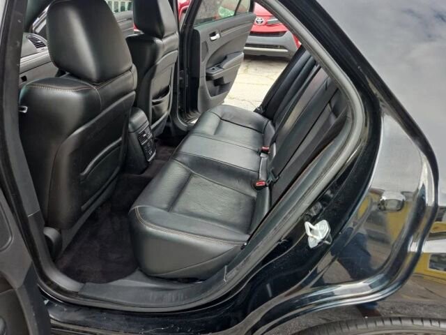 2018 Chrysler 300 in Greenville, SC 29607 - 18114398 26