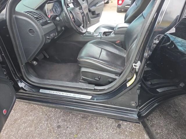 2018 Chrysler 300 in Greenville, SC 29607 - 18114398 29