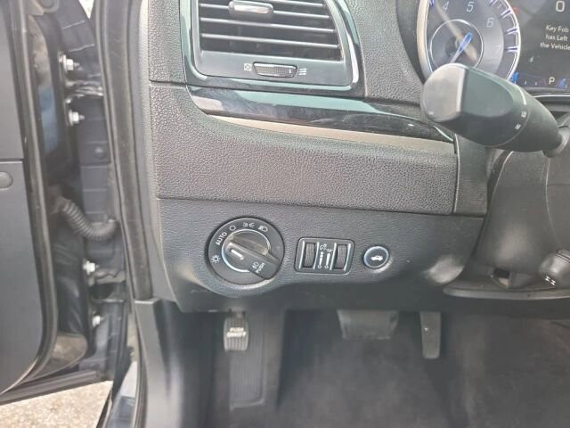 2018 Chrysler 300 in Greenville, SC 29607 - 18114398 39