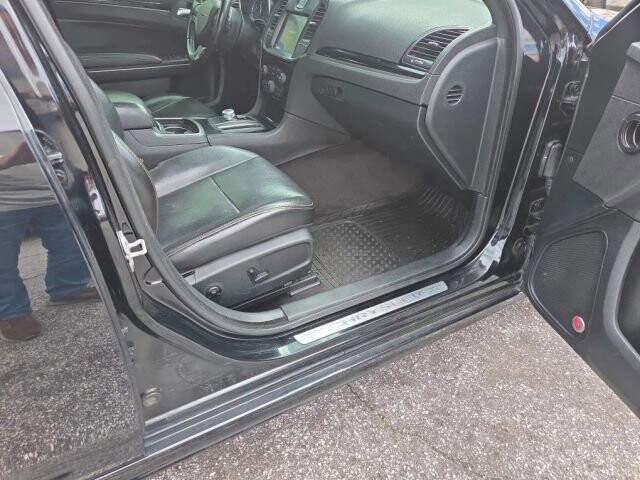 2018 Chrysler 300 in Greenville, SC 29607 - 18114398 17