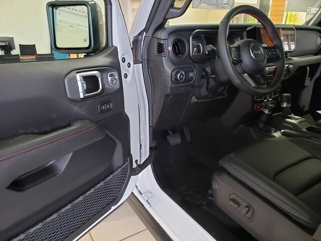 2026 Jeep Wrangler in Bedford, OH 44146 - 18114405 6