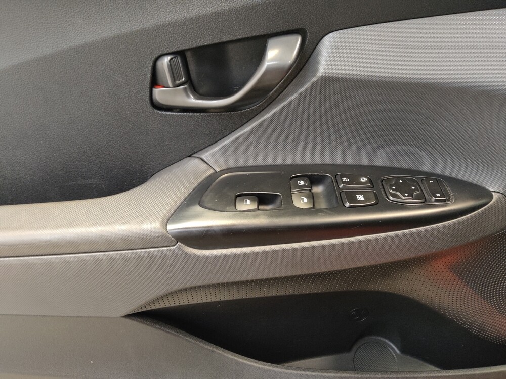 2020 Hyundai Veloster in Fairfield, OH 45014 - 18114430 27