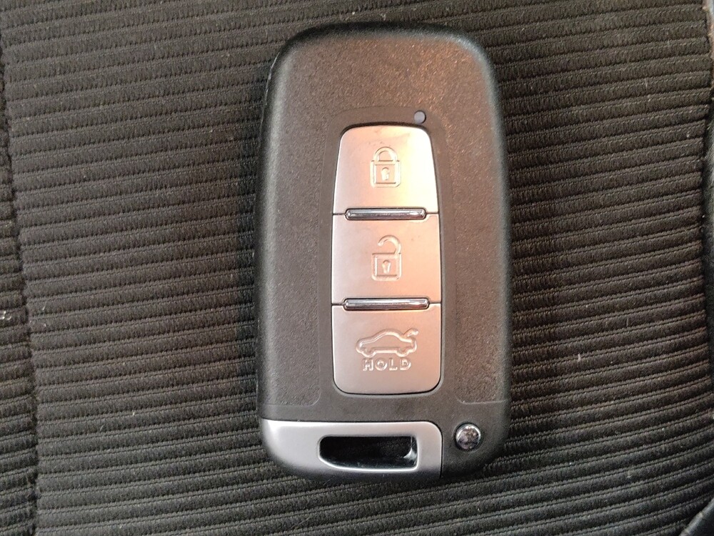 2020 Hyundai Veloster in Fairfield, OH 45014 - 18114430 32