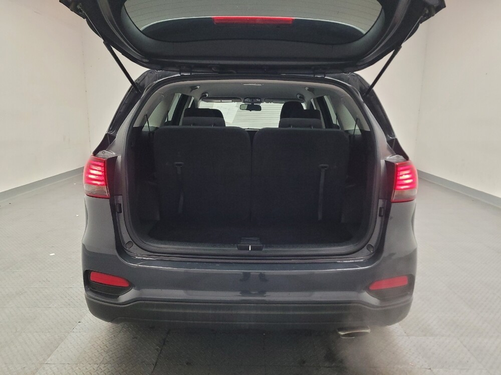 2019 Kia Sorento in Riverside, CA 92504 - 18114431 29