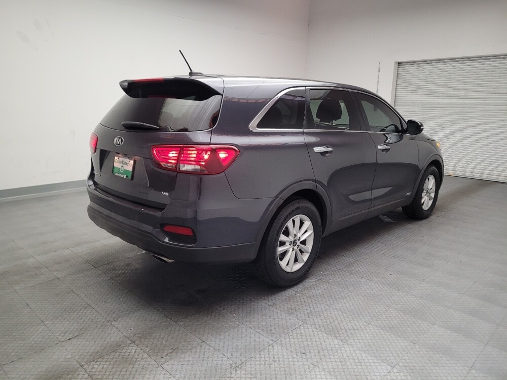 2019 Kia Sorento in Riverside, CA 92504 - 18114431 9