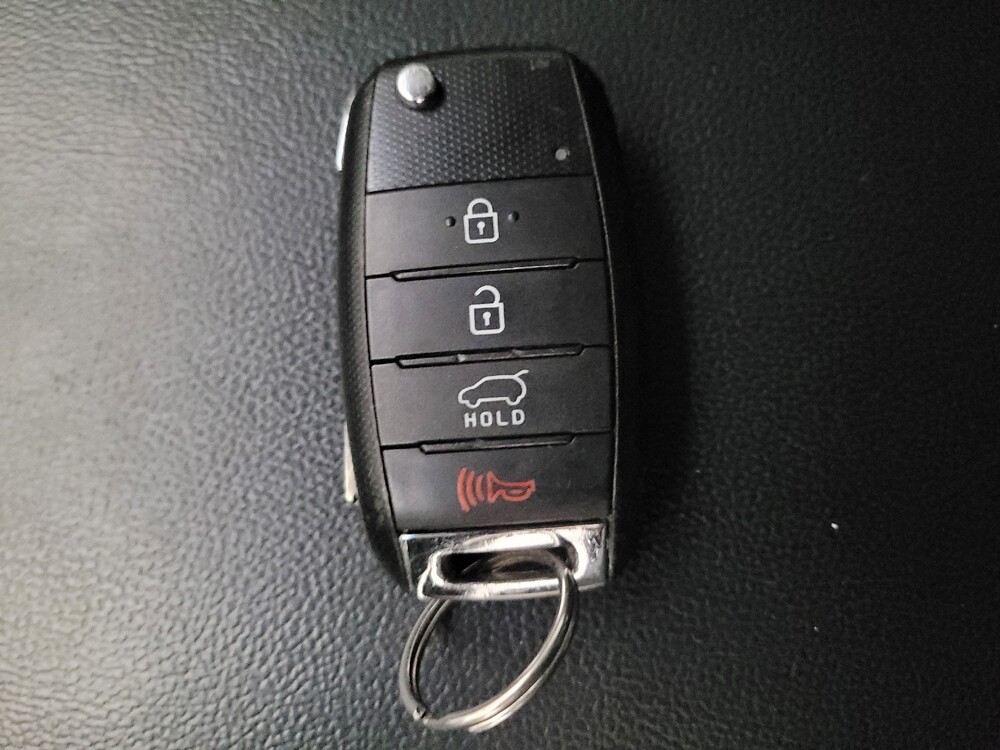 2019 Kia Sorento in Riverside, CA 92504 - 18114431 32