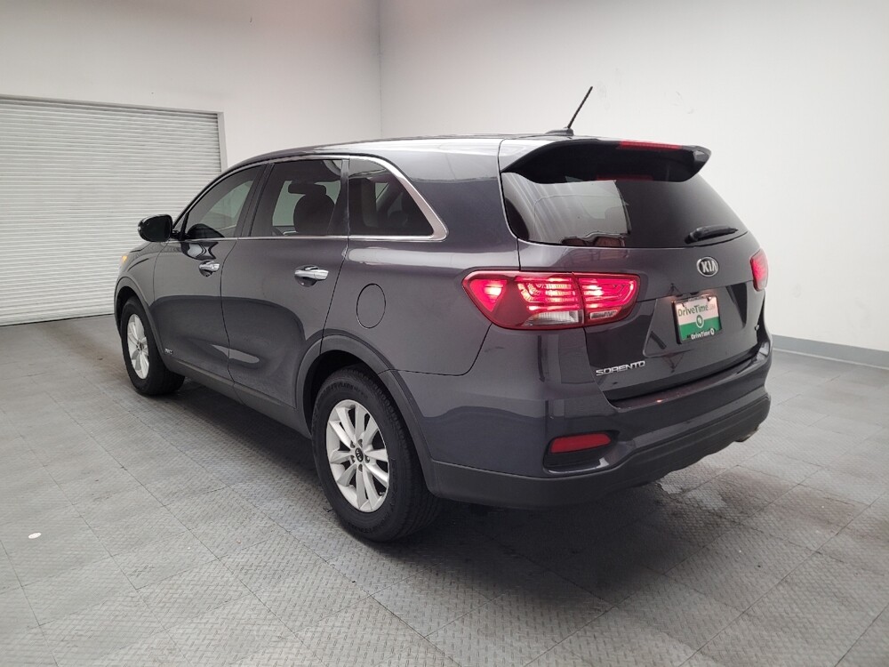 2019 Kia Sorento in Riverside, CA 92504 - 18114431 5