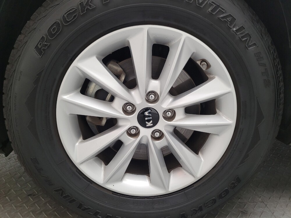 2019 Kia Sorento in Riverside, CA 92504 - 18114431 31