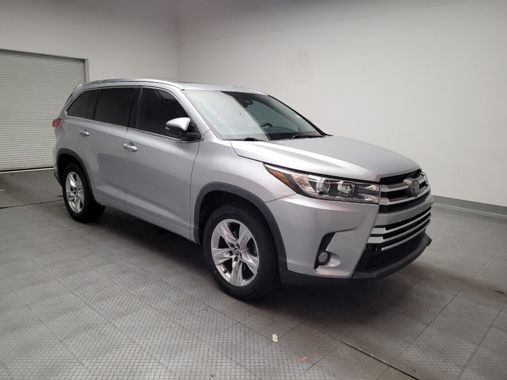 2018 Toyota Highlander in Torrance, CA 90504 - 18114434 13