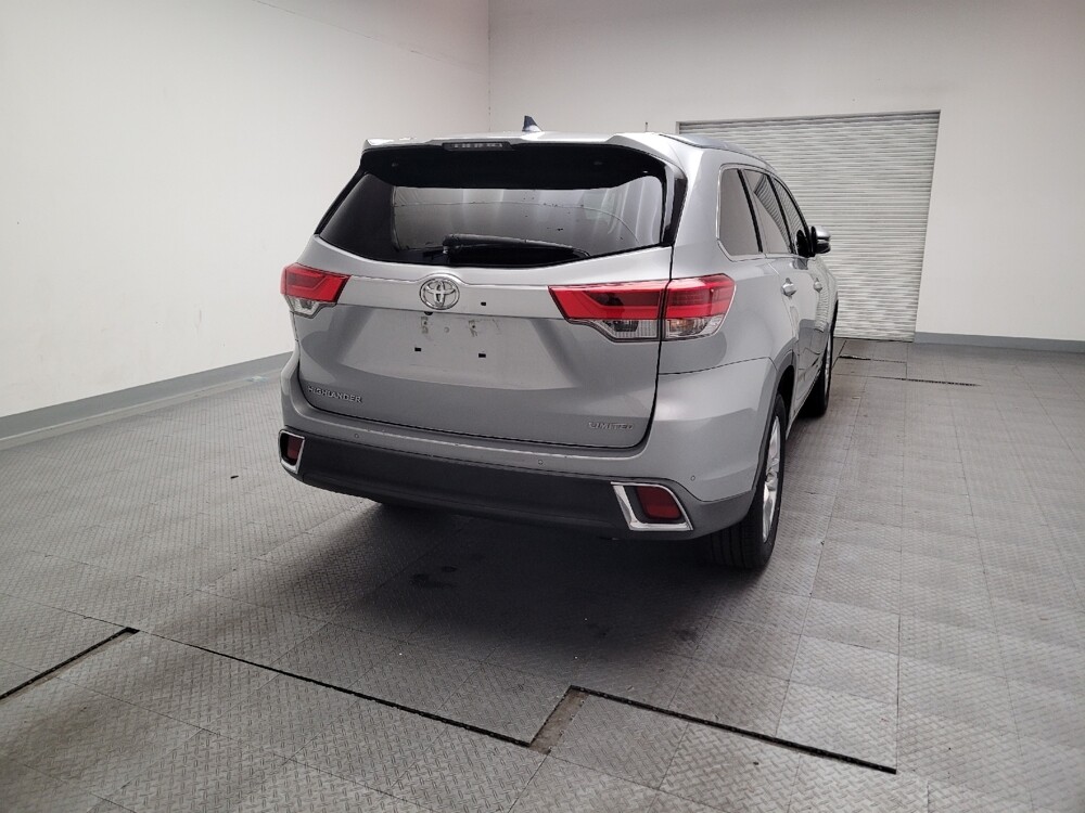 2018 Toyota Highlander in Torrance, CA 90504 - 18114434 7