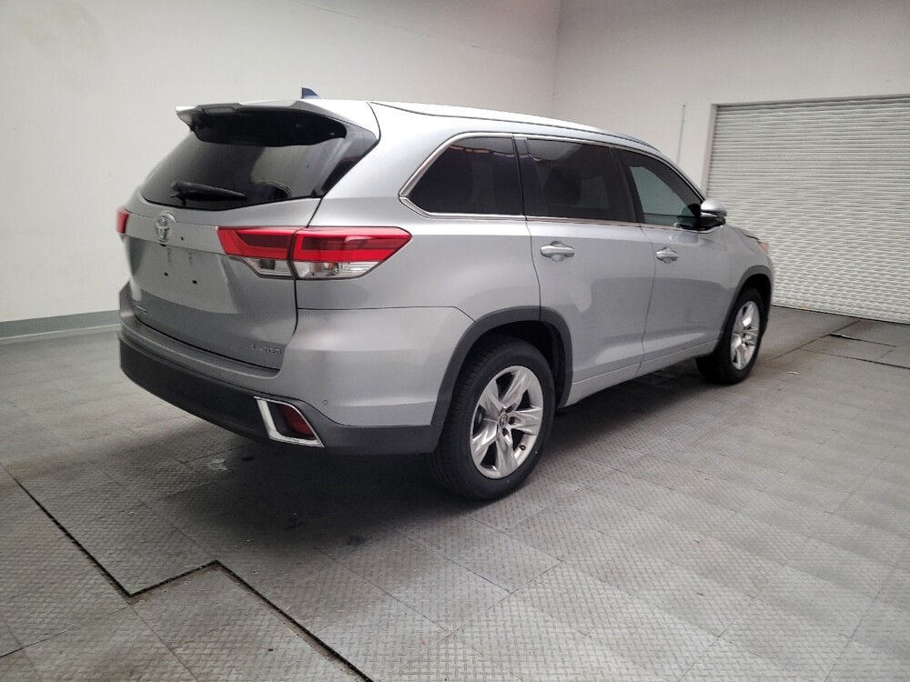2018 Toyota Highlander in Torrance, CA 90504 - 18114434 9