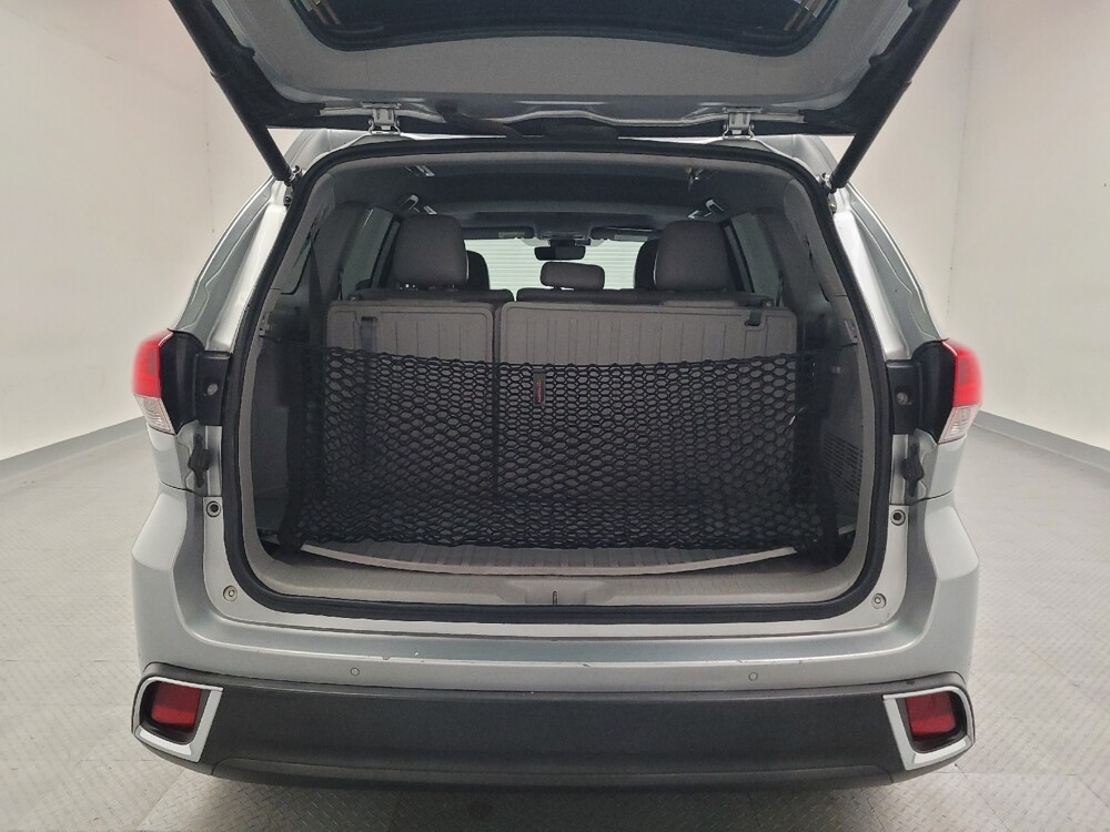 2018 Toyota Highlander in Torrance, CA 90504 - 18114434 29