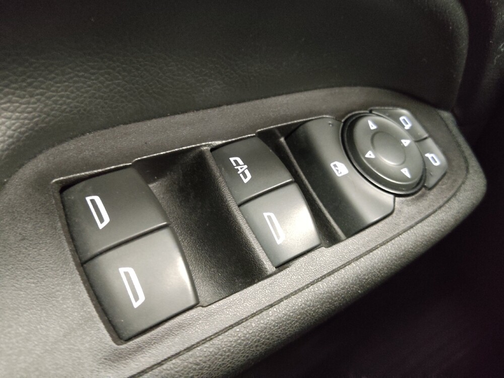 2020 Chevrolet Equinox in St. Louis, MO 63136 - 18114445 27