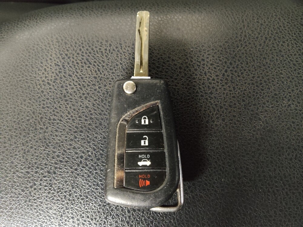 2018 Toyota Camry in Duluth, GA 30096 - 18114453 32