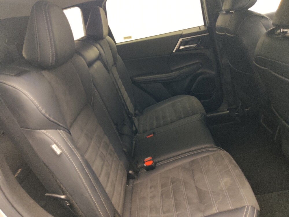 2024 Mitsubishi Outlander in Morrow, GA 30260 - 18114460 19