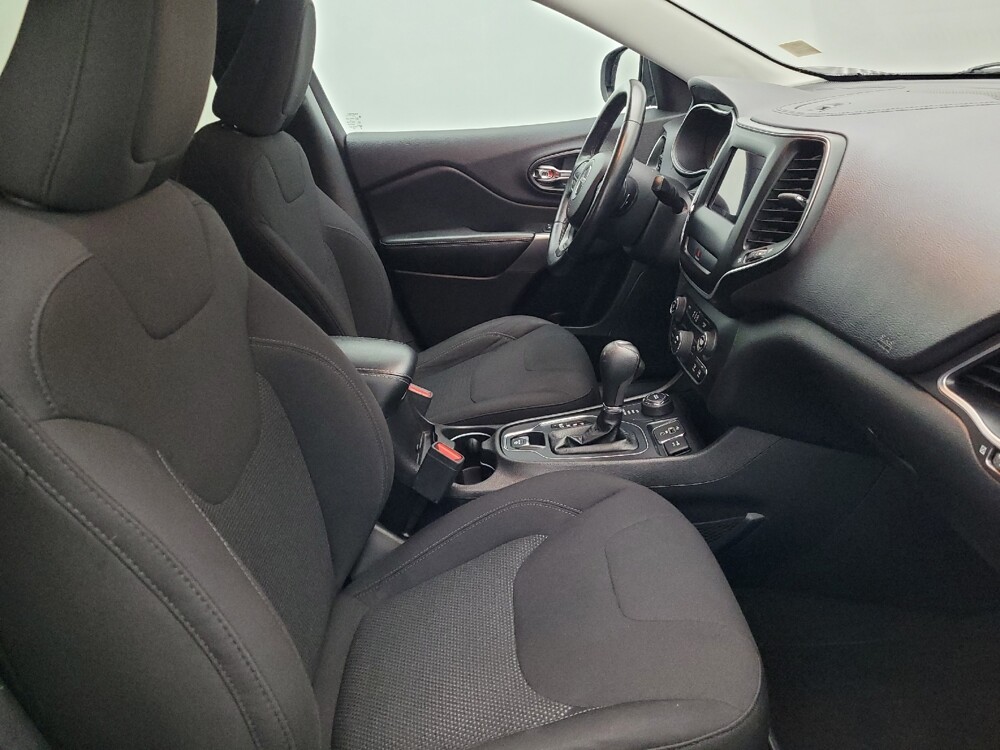 2019 Jeep Cherokee in Ocala, FL 34471 - 18114526 21