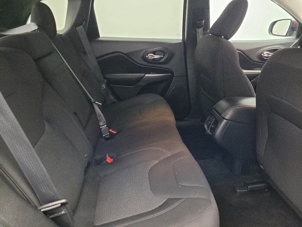 2019 Jeep Cherokee in Ocala, FL 34471 - 18114526 19