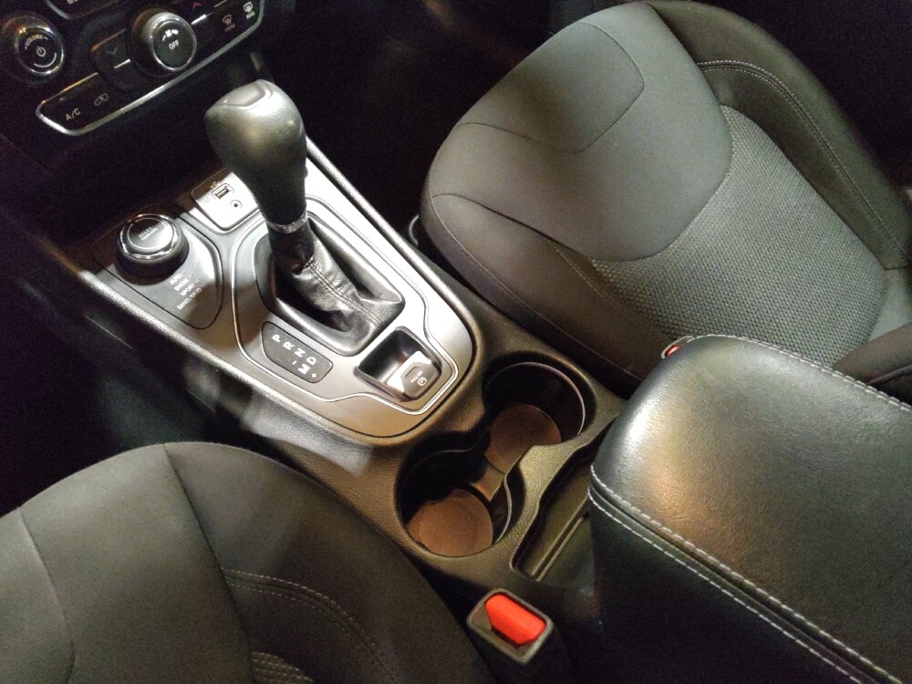 2019 Jeep Cherokee in Ocala, FL 34471 - 18114526 26