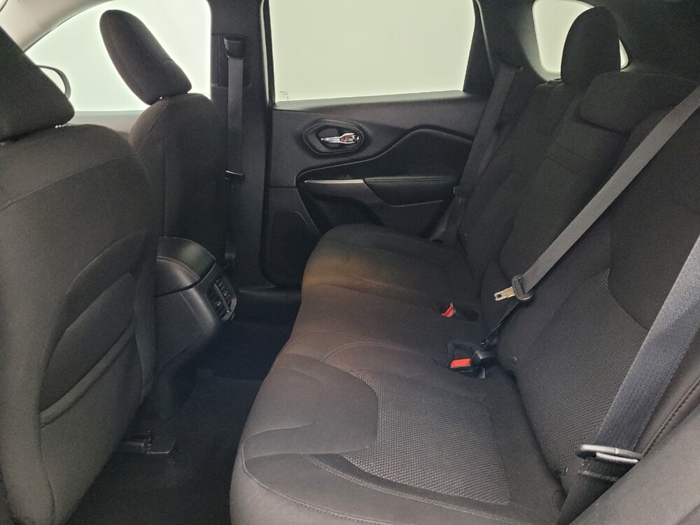 2019 Jeep Cherokee in Ocala, FL 34471 - 18114526 18