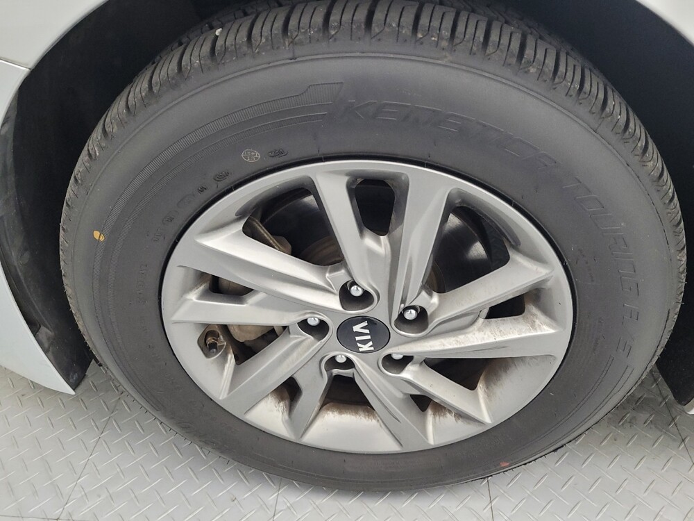 2019 Kia Optima in Greenville, SC 29607 - 18114544 31