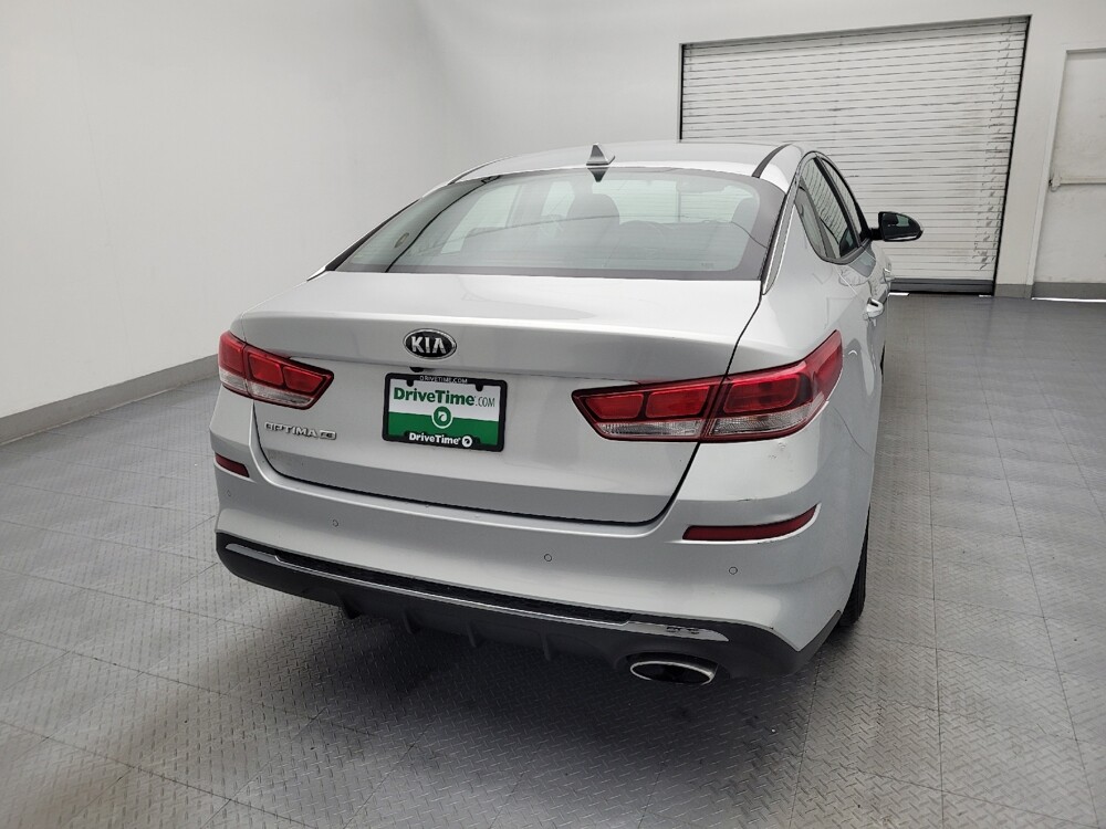 2019 Kia Optima in Greenville, SC 29607 - 18114544 7