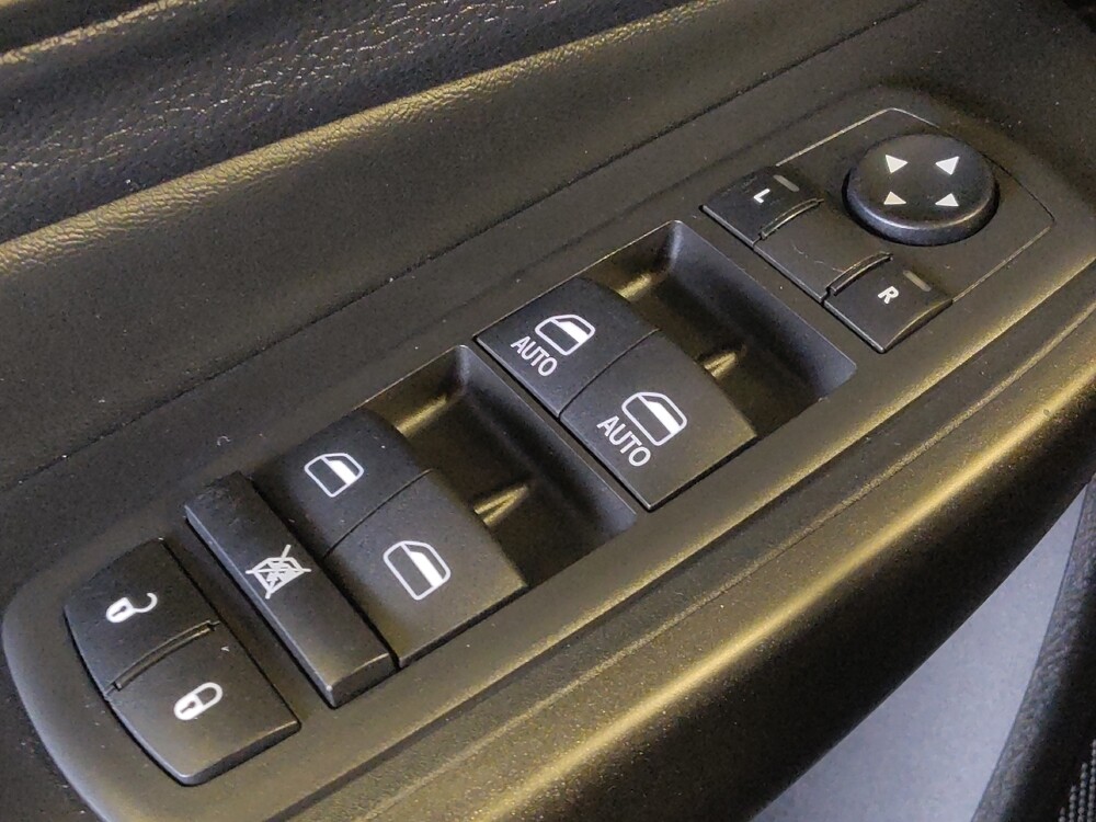 2022 Jeep Cherokee in Houston, TX 77074 - 18114570 27