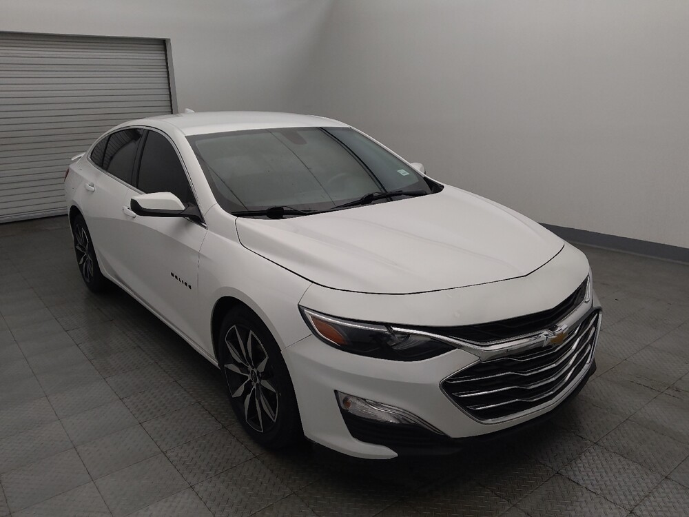 2020 Chevrolet Malibu in Live Oak, TX 78233 - 18114577 13