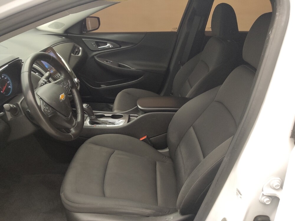 2020 Chevrolet Malibu in Live Oak, TX 78233 - 18114577 17