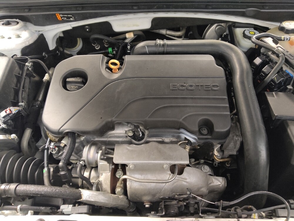 2020 Chevrolet Malibu in Live Oak, TX 78233 - 18114577 30