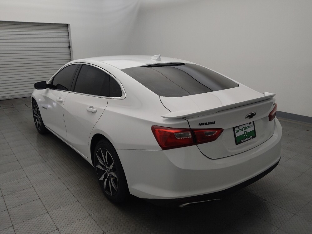 2020 Chevrolet Malibu in Live Oak, TX 78233 - 18114577 5