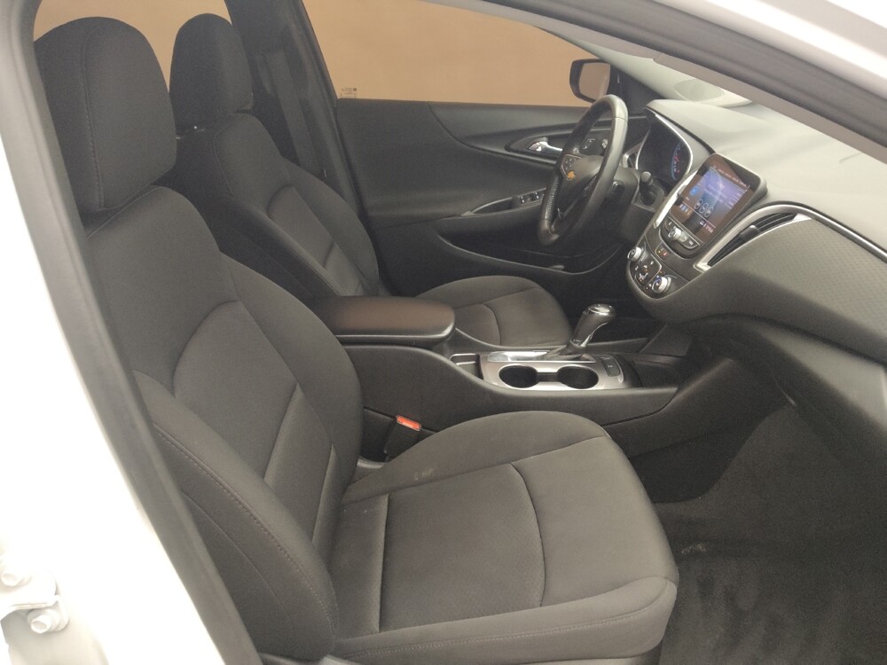 2020 Chevrolet Malibu in Live Oak, TX 78233 - 18114577 21
