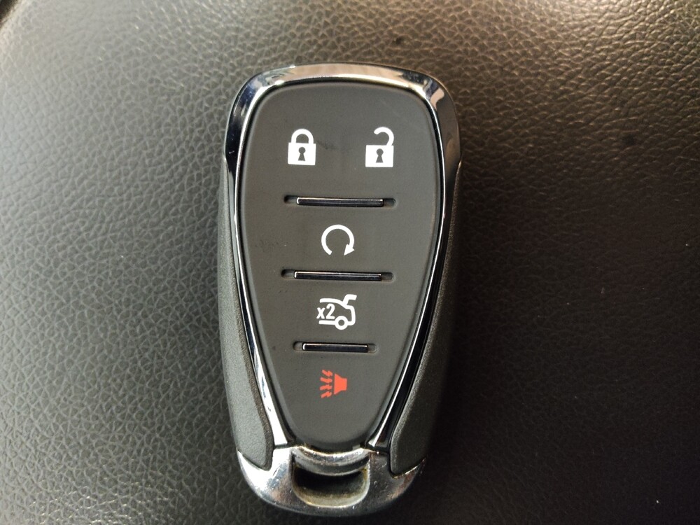 2020 Chevrolet Malibu in Live Oak, TX 78233 - 18114577 32