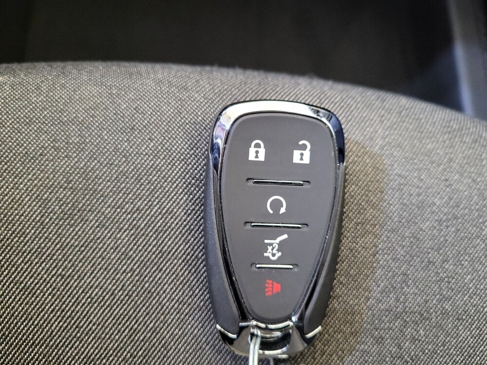 2021 Chevrolet Equinox in Cincinnati, OH 45255 - 18114589 32