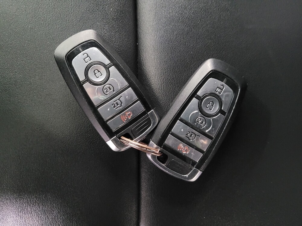 2022 Ford Explorer in Pittsburgh, PA 15236 - 18114615 32