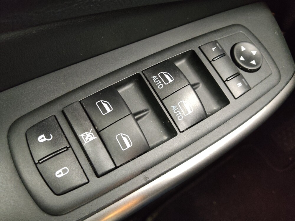 2021 Jeep Cherokee in Independence, MO 64055 - 18114617 27