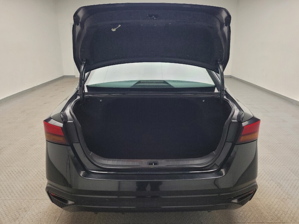 2019 Nissan Altima in Eastpointe, MI 48021 - 18114620 29