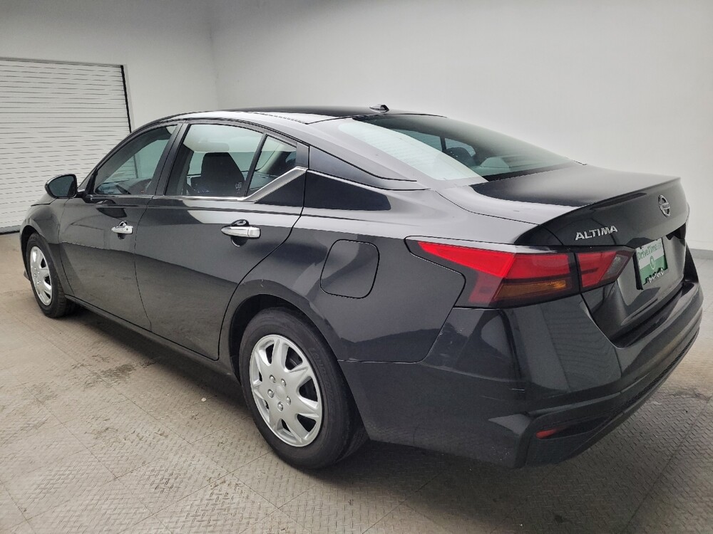 2019 Nissan Altima in Eastpointe, MI 48021 - 18114620 3