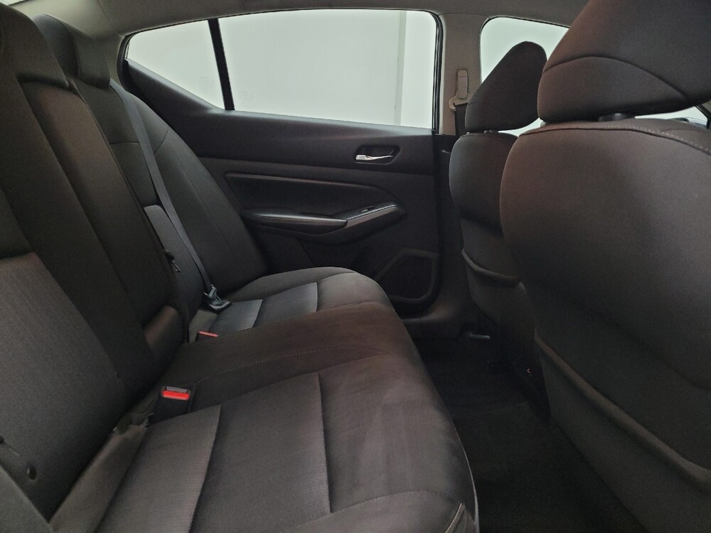 2019 Nissan Altima in Eastpointe, MI 48021 - 18114620 19