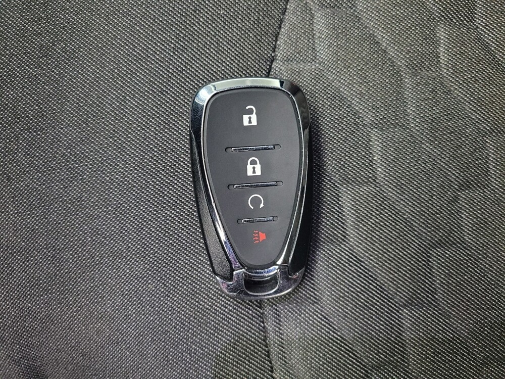 2018 Chevrolet Equinox in Eastpointe, MI 48021 - 18114627 32