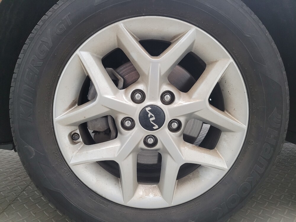 2023 Kia Soul in Eastpointe, MI 48021 - 18114628 31