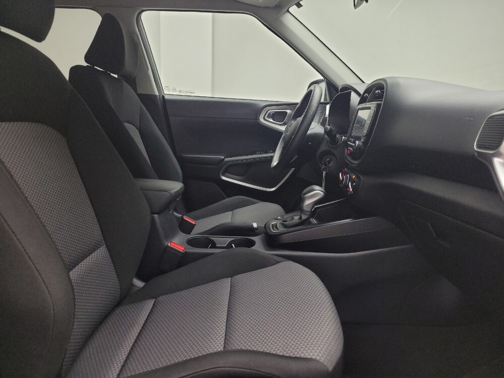 2023 Kia Soul in Eastpointe, MI 48021 - 18114628 21