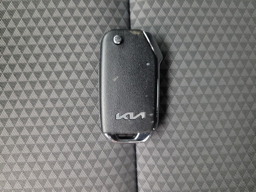 2023 Kia Soul in Eastpointe, MI 48021 - 18114628 32