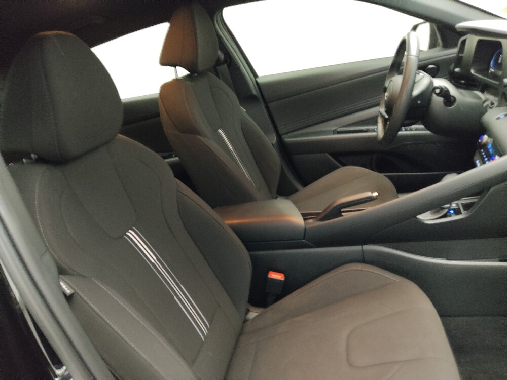 2025 Hyundai Elantra in Stone Mountain, GA 30083 - 18114658 21