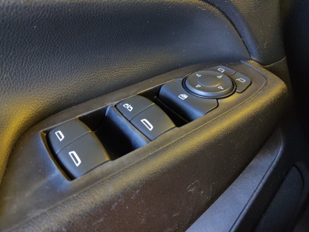 2020 Chevrolet Equinox in Mesa, AZ 85210 - 18114663 27