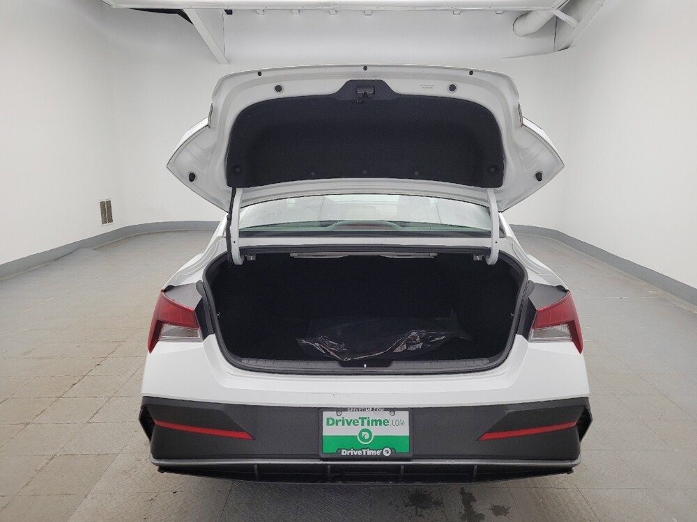 2025 Hyundai Elantra in Maple Heights, OH 44137 - 18114665 29