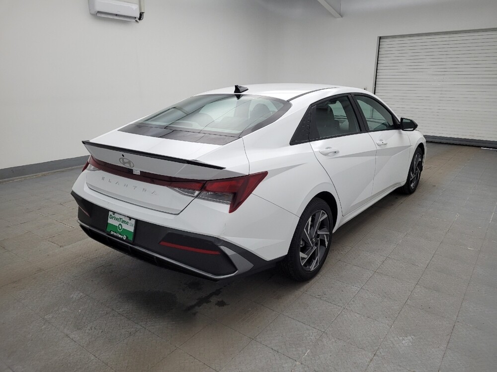 2025 Hyundai Elantra in Maple Heights, OH 44137 - 18114665 9