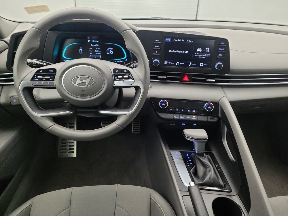 2025 Hyundai Elantra in Maple Heights, OH 44137 - 18114665 22