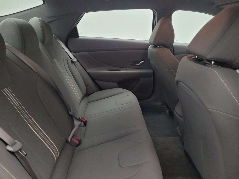 2025 Hyundai Elantra in Maple Heights, OH 44137 - 18114665 19