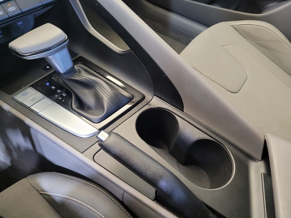 2025 Hyundai Elantra in Maple Heights, OH 44137 - 18114665 26