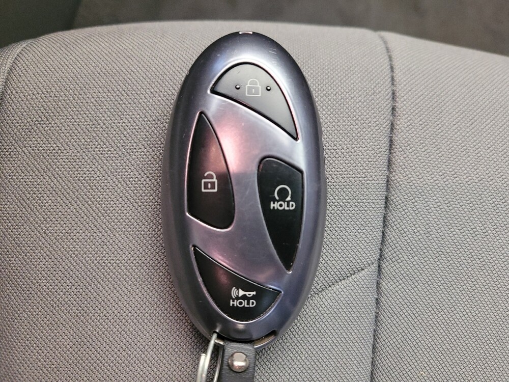 2025 Hyundai Elantra in Maple Heights, OH 44137 - 18114665 32